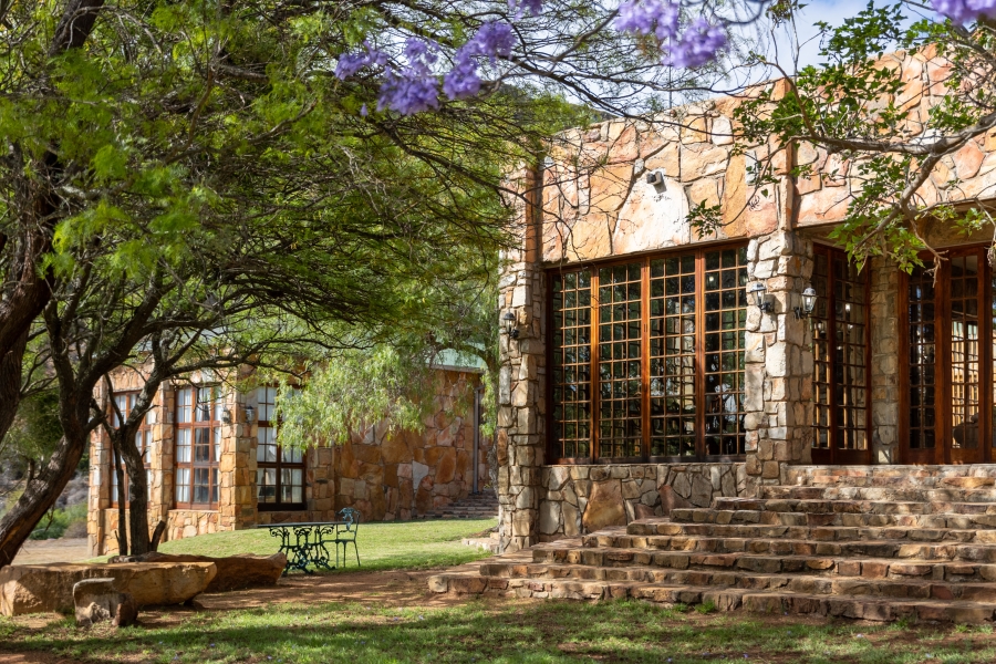 5 Bedroom Property for Sale in Uitenhage Rural Eastern Cape